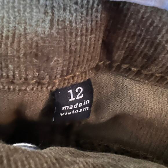 Cabi Pants Womens Size 12 Brownish Green Hi Low Crop Corduroy Cotton Blend - Picture 12 of 16